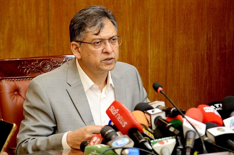 আমরা তো তাঁকে আইনি প্রক্রিয়ার মাধ্যমেই দেশে ফেরত চাই: স্বরাষ্ট্রমন্ত্রী