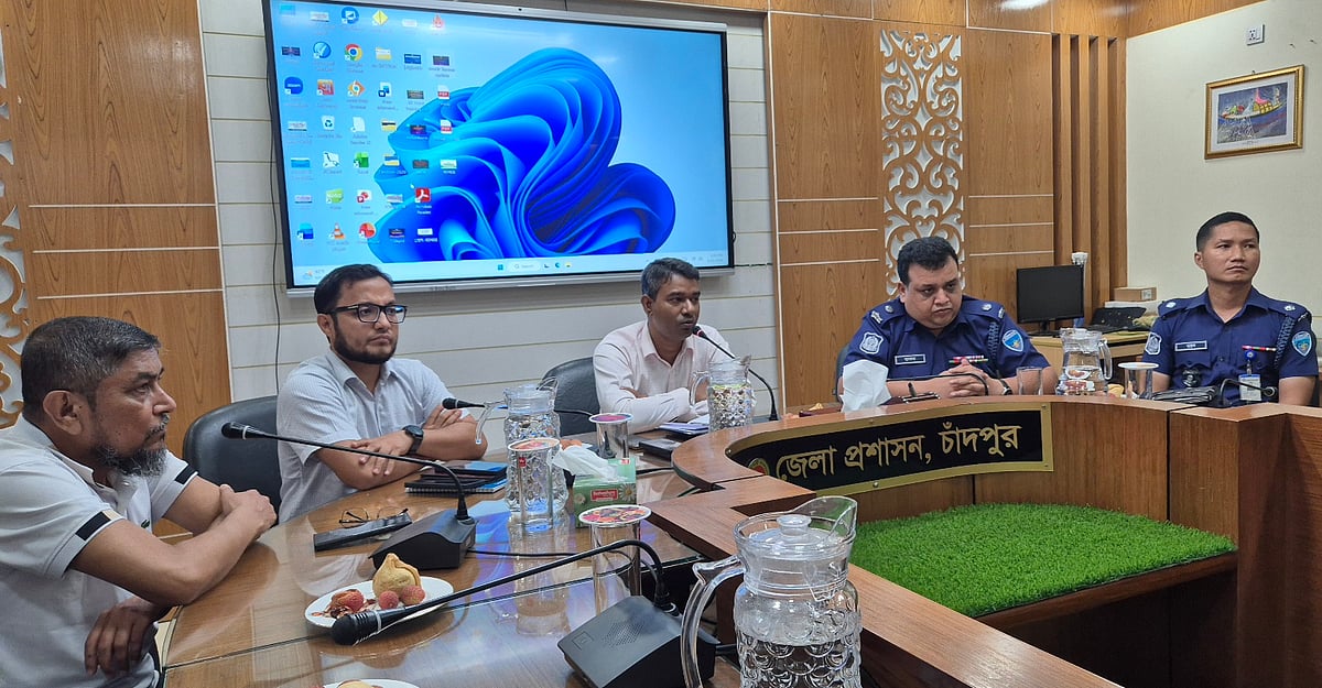চাঁদপুরে ৮ ঘণ্টা পর ধর্মঘট প্রত্যাহার, বাস চলাচল শুরু