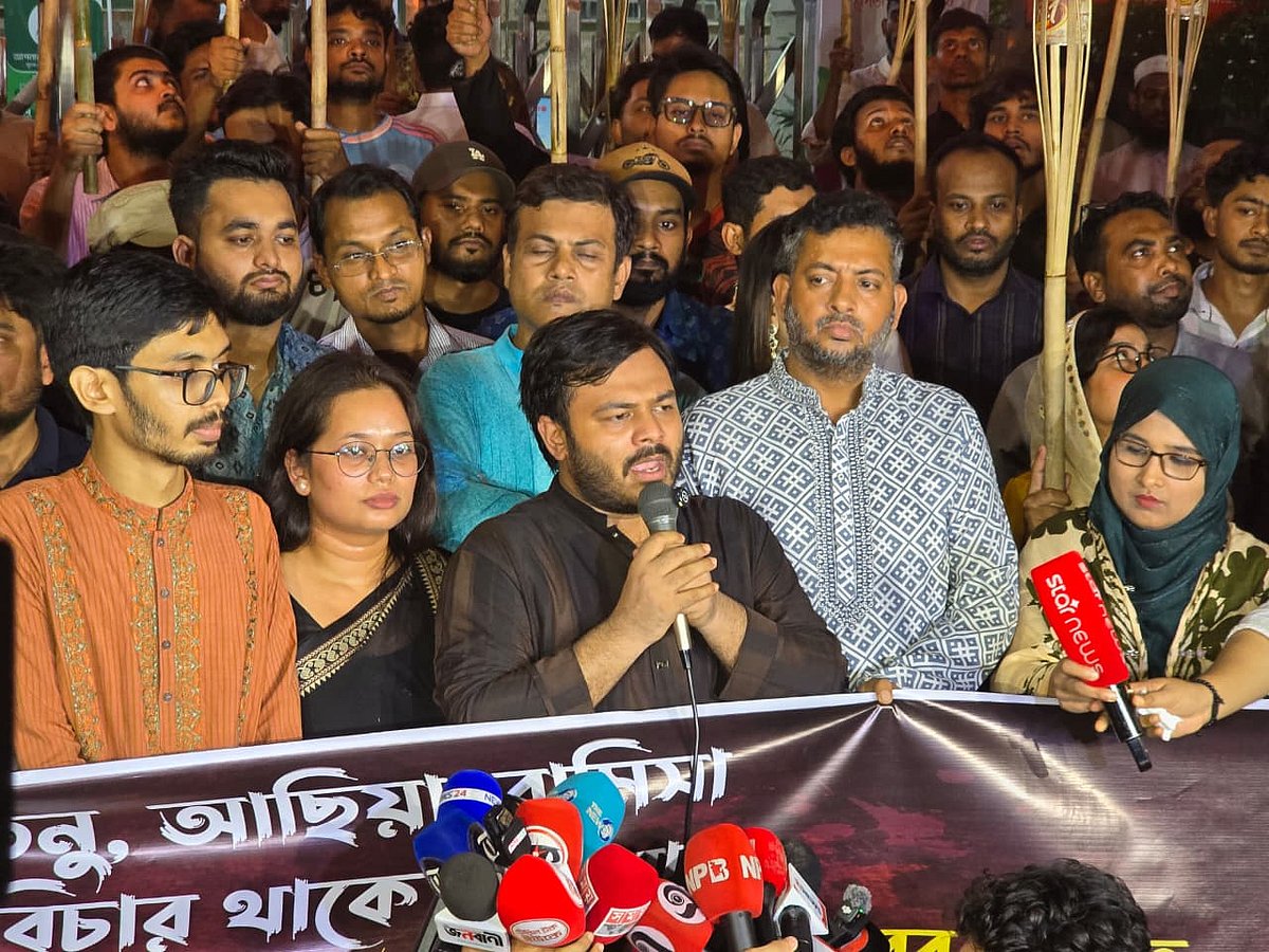 পল্লবীর সেই শিশুসহ সব ধর্ষণ ও হত্যার বিচারের দাবিতে এনসিপির মশালমিছিল