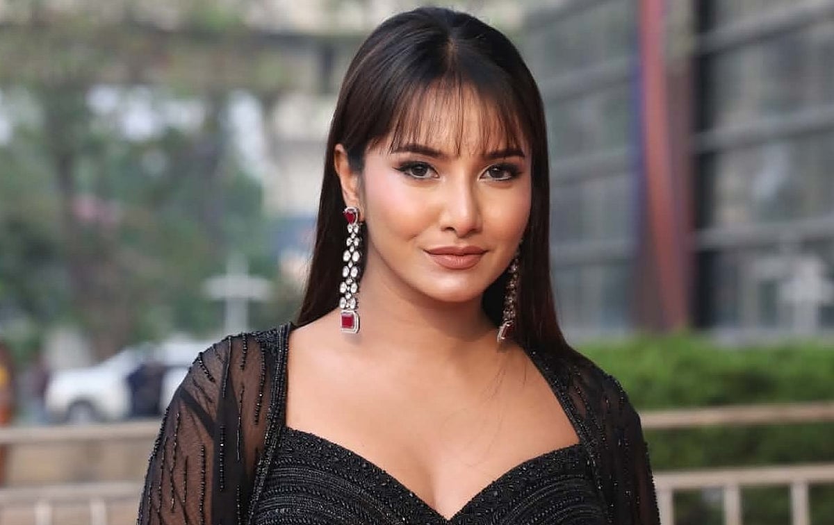 ভেন্টিলেটর দিয়ে এগিয়ে আসে দুই হাত! পেট্রলপাম্পের ওয়াশরুমে ভয়ংকর অভিজ্ঞতা ফারিনের