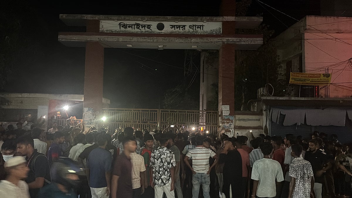 নাসীরুদ্দীনের ওপর হামলার ঘটনায় ছাত্রদলের ৮ নেতার নামে মামলা, প্রতিবাদে বিক্ষোভ