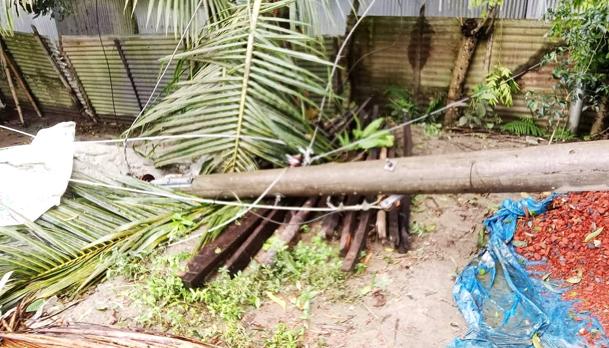ঝড়ে ২৮ ঘণ্টা বিদ্যুৎহীন জামালপুরের দুই উপজেলার ৫০টি গ্রাম, দুর্ভোগ