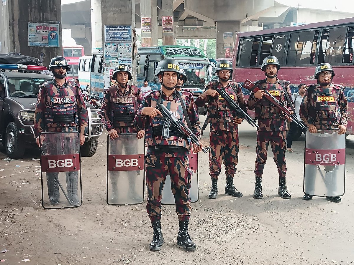 আইনশৃঙ্খলা রক্ষা, যানজট নিয়ন্ত্রণসহ ঈদযাত্রা নির্বিঘ্ন করতে বিজিবি মোতায়েন