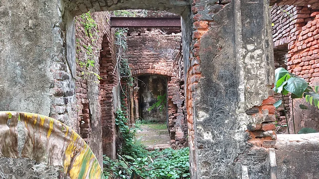 স্থানীয়রা বলছেন এই স্থাপত্য গুলো মন্দিরের অংশবিশেষ