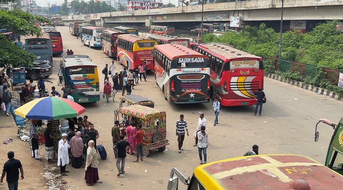 ঈদযাত্রায় গাজীপুরের ২ মহাসড়কে যাত্রী ও যানবাহনের চাপ বেড়েছে