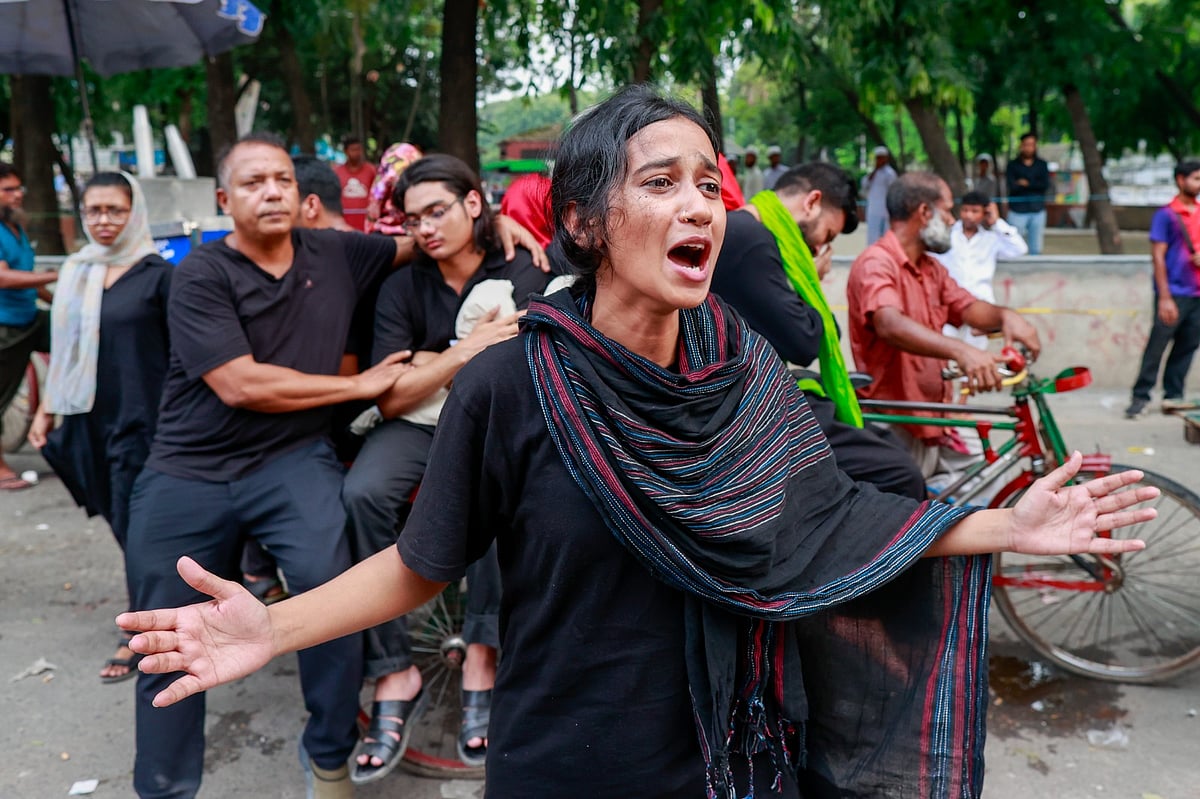 ‘কাকে বলবেন দোর খোল, কে চোখ খুলবে’