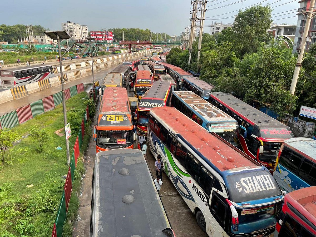 ঈদযাত্রা: মহাসড়কগুলোতে গাড়ির চাপ আছে, তবে যানজট নেই