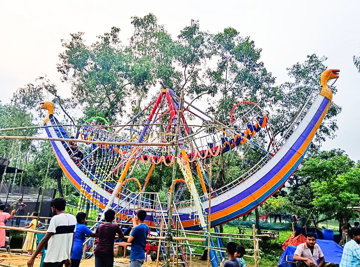 শেরপুরে শুরু ঐতিহ্যবাহী ‘জামাইবরণ’ মেলা, প্রধান আকর্ষণ বড় মাছ–মিষ্টি