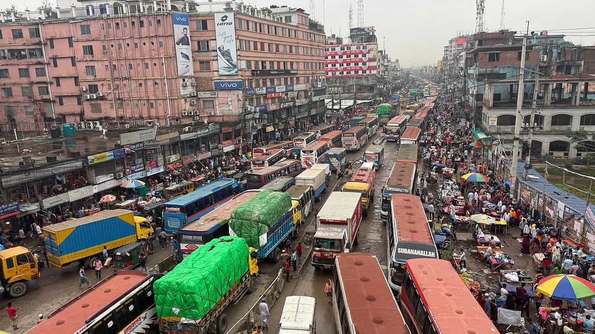 ঈদযাত্রা: দুই মহাসড়কে যানজট, দুর্ভোগ বাড়িয়েছে বৃষ্টি