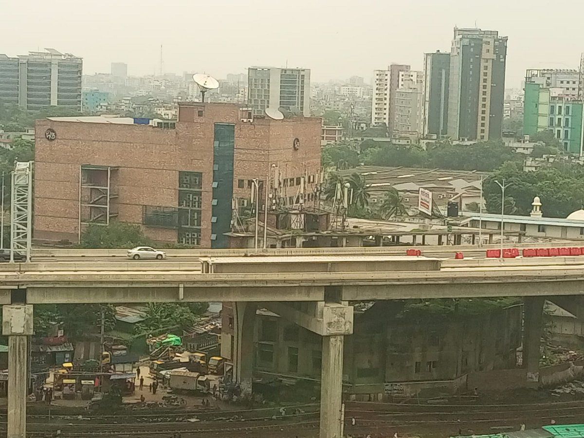 শুরু হলো ঈদের ছুটি, ঘরে ফিরছে ঢাকাবাসী