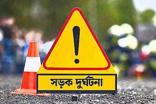 যমুনা সেতুর পূর্বপ্রান্তে ট্রাক উল্টে নিহত ১৫