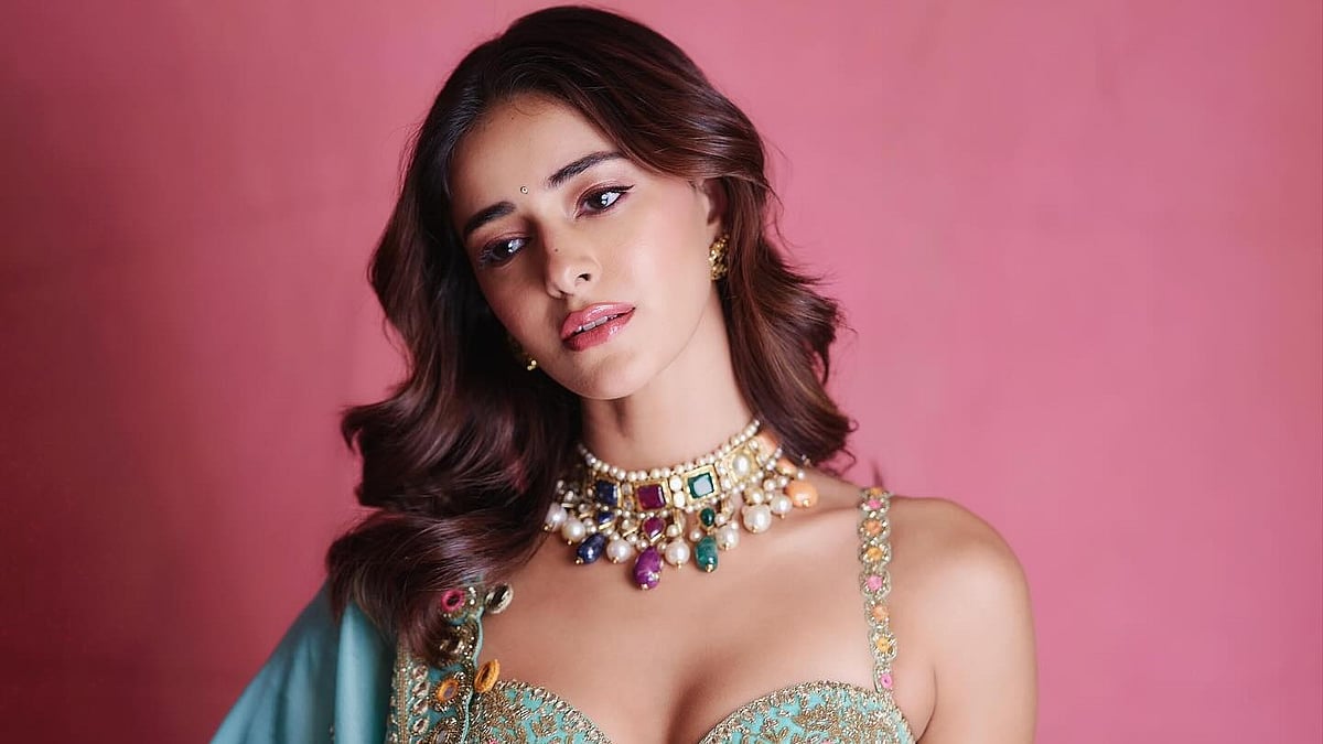 অনন্যাকে নিয়ে বিতর্কের ঝড়
