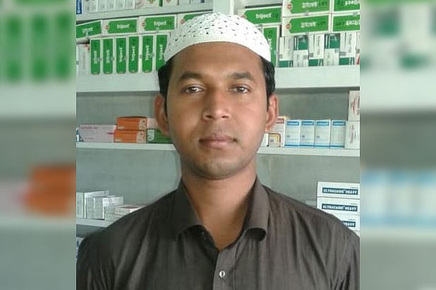 তিন শিশুকে ধর্ষণচেষ্টার অভিযোগ, ওষুধ ব্যবসায়ীকে পিটুনি দিয়ে পুলিশে সোপর্দ