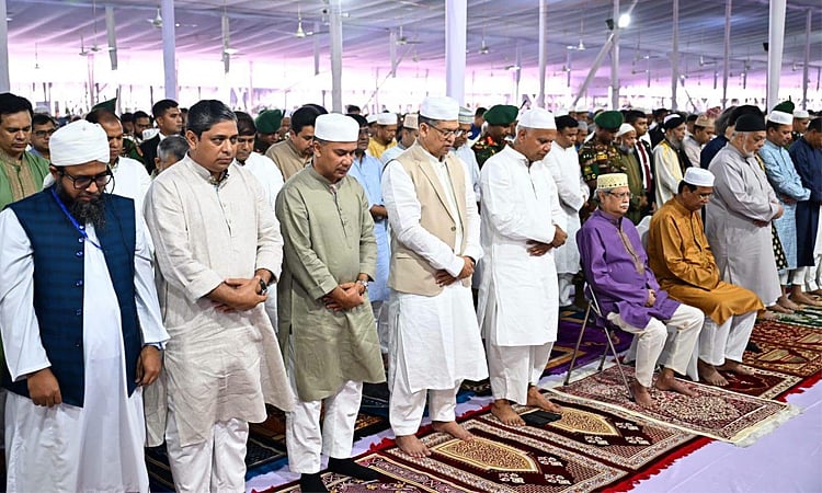 জাতীয় ঈদগাহে একসঙ্গে ঈদুল আজহার নামাজ আদায় করেছেন রাষ্ট্রপতি ও প্রধানমন্ত্রী
