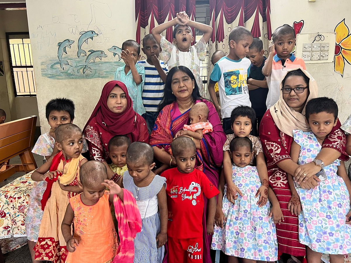শিশুদের সঙ্গে শেষ ঈদ জুবলির, ওরা ভালো পরিবার পেলে খুশি তিনি