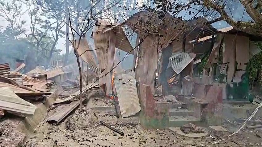 নোয়াখালীতে তরুণকে পিটিয়ে হত্যার জেরে অভিযুক্তদের বাড়িঘরে হামলা ও অগ্নিসংযোগ