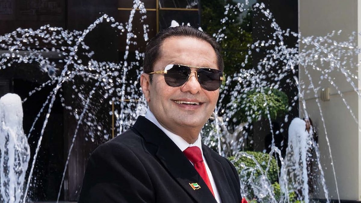বস্তিতে জন্ম নেওয়া সেই ছেলেটি এখন দুবাইয়ে ২০ হাজার কোটির মাল