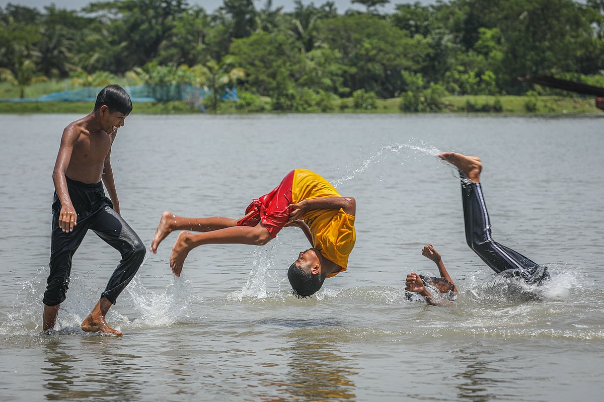 একঝলক (১ জুন ২০২৬)