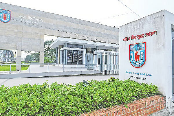গণ–অভ্যুত্থানের পর প্রত্যাশা ছিল অনেক, তবে সব আছে আগের মতোই
