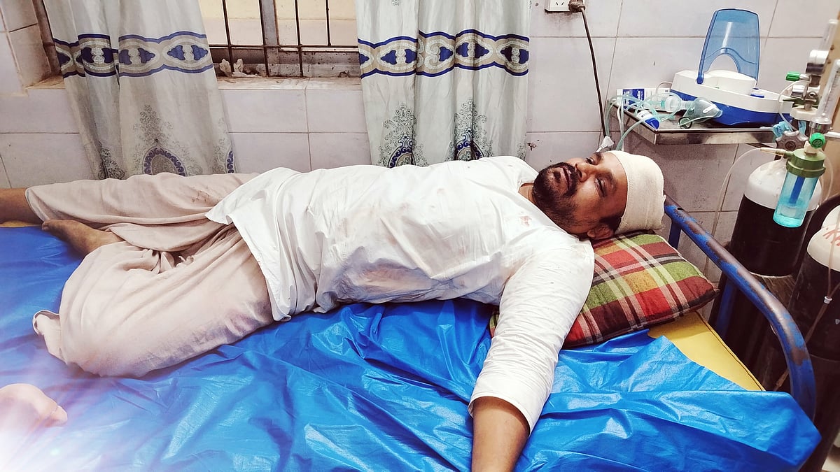 মুন্সিগঞ্জে প্রথম আলোর ফটোসাংবাদিককে কুপিয়ে ও পিটিয়ে জখম, বিএনপি নেতা আটক