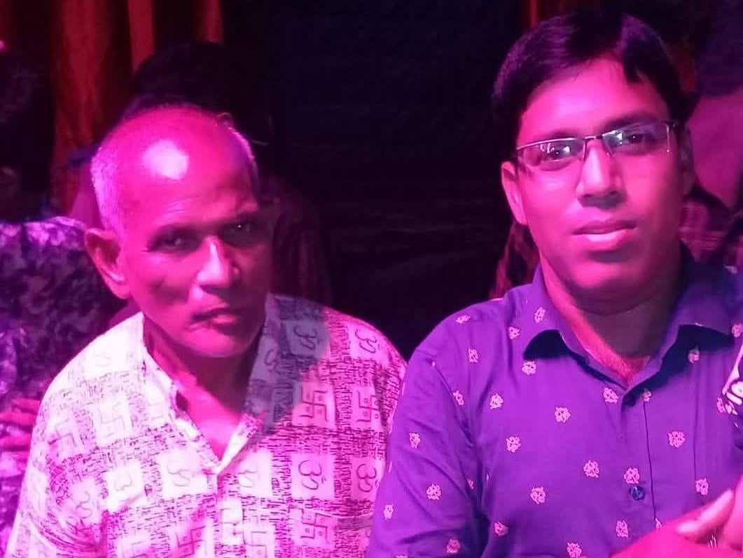 মোটরসাইকেলে বাবাকে নিয়ে গ্রামে যাচ্ছিলেন ছেলে, পিকআপের ধাক্কায় গেল দুজনের প্রাণ