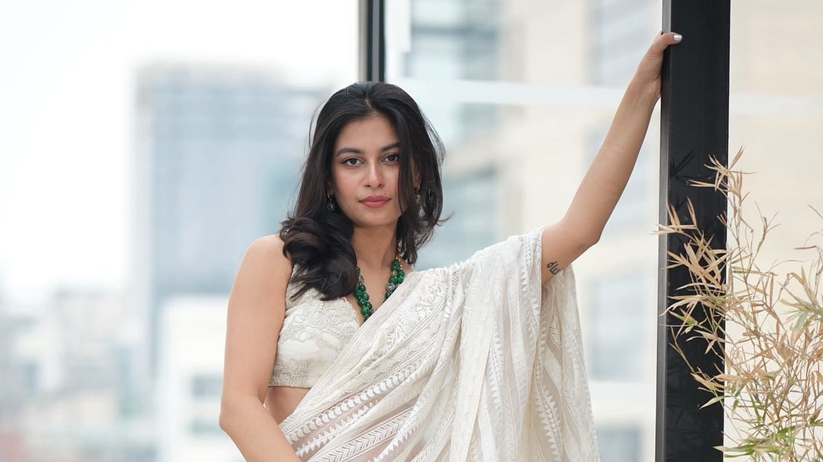 নায়িকাদের মতো ছবি দিয়ে গায়িকা লিখলেন, ‘স্বপ্ন আর অফুরন্ত ভালোবাসায় বোনা রাত...’