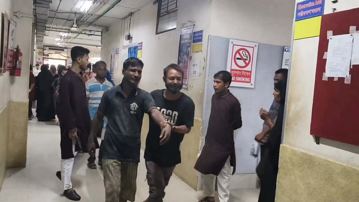 কালভার্টের নির্মাণকাজ চলার সময় পাহাড়ধস, দুই শ্রমিকের মৃত্যু