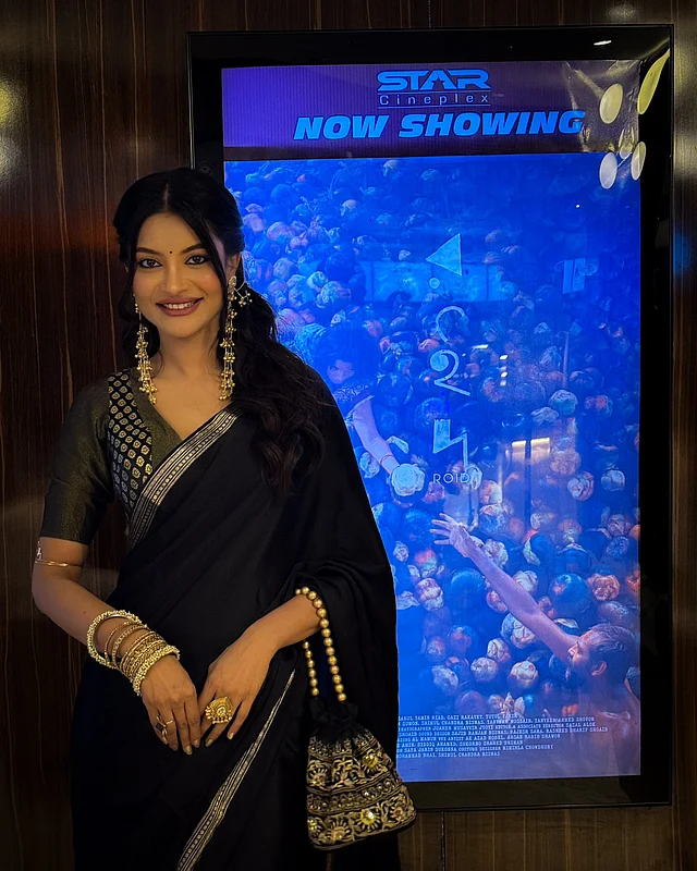সঙ্গে আছে ম্যাচিং বটুয়া 