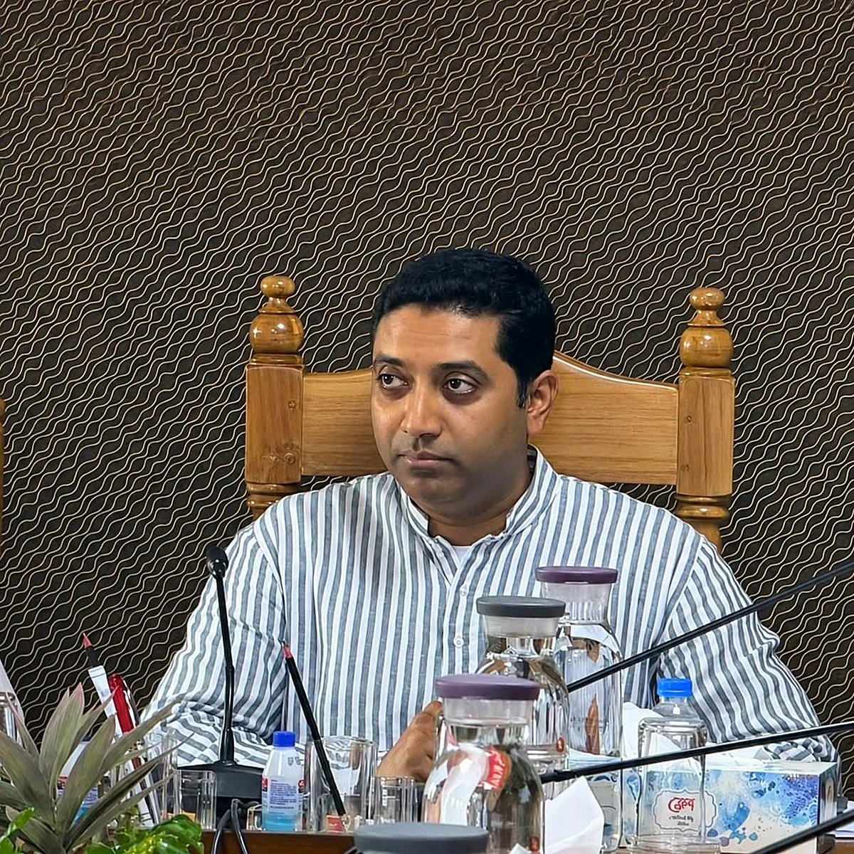 ধাপে ধাপে প্রাথমিকের ১ কোটি ৭ লাখ শিক্ষার্থীকে পোশাক ও জুতা দেওয়ার পরিকল্পনা: প্রতিমন্ত্রী