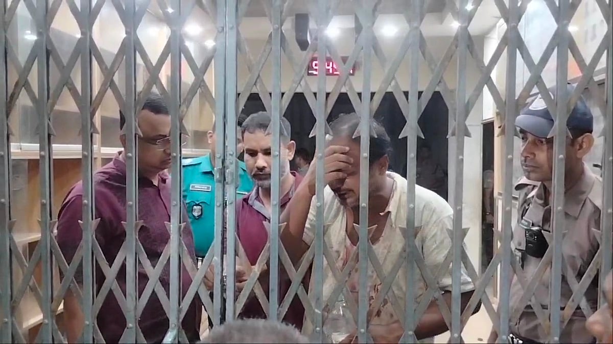 রংপুরে স্বেচ্ছাসেবক দলের নেতাকে থানায় পেটানোর অভিযোগ, তিন পুলিশ সদস্যকে প্রত্যাহার