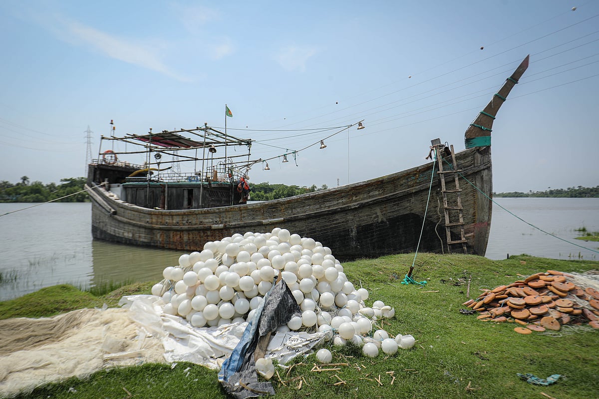 নিষেধাজ্ঞা শেষে সমুদ্রযাত্রার প্রস্তুতি