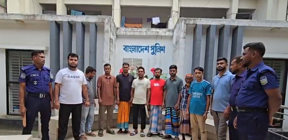ভালুকায় ছাত্রলীগের মিছিলের পর পুলিশের মামলা, অভিযান চালিয়ে গ