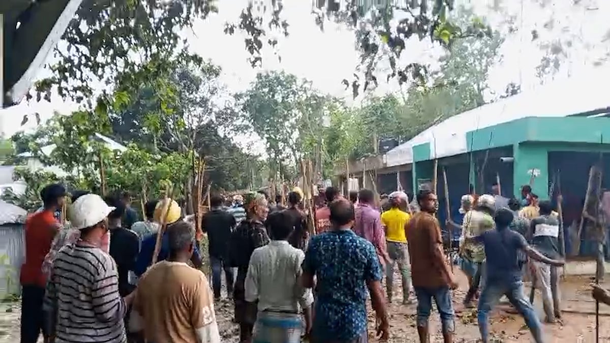 ইউপি চেয়ারম্যানের পদ দখল নিয়ে সংঘর্ষ, আহত অর্ধশতাধিক