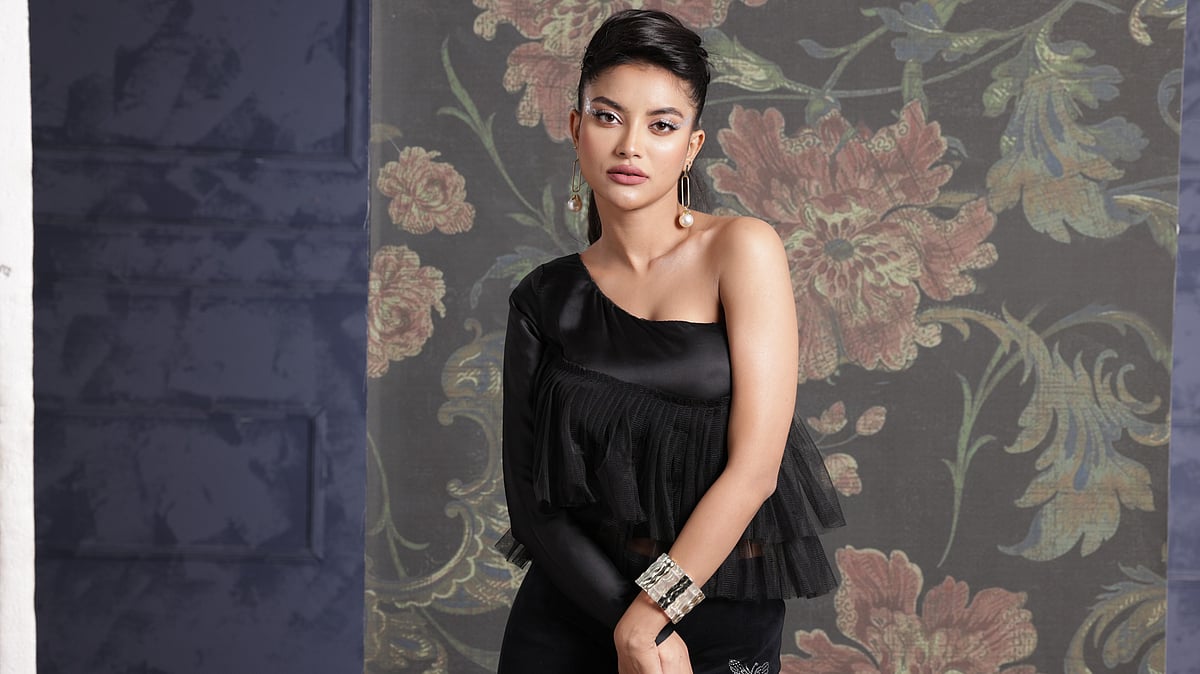 নিজেকে যেভাবে ফিট রাখেন নাজিফা তুষি, দেখুন ১০টি ছব