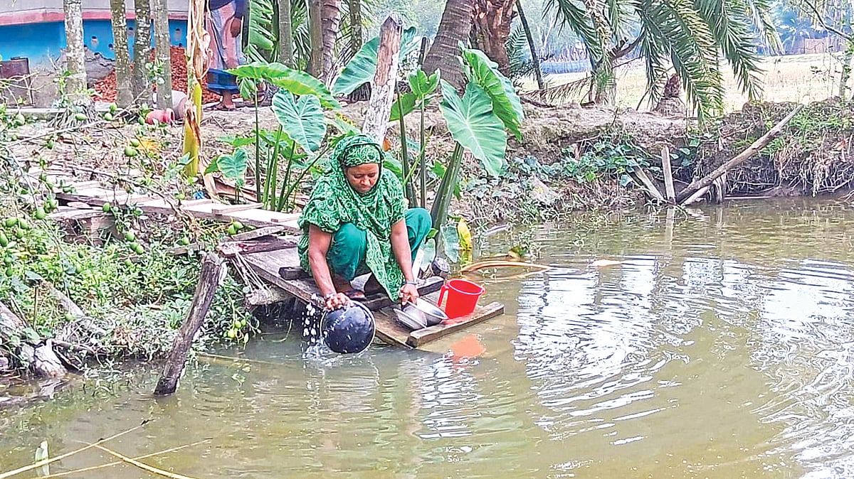 দক্ষিণাঞ্চলে নদীর পর গভীর নলকূপের পানিতেও লবণাক্তত