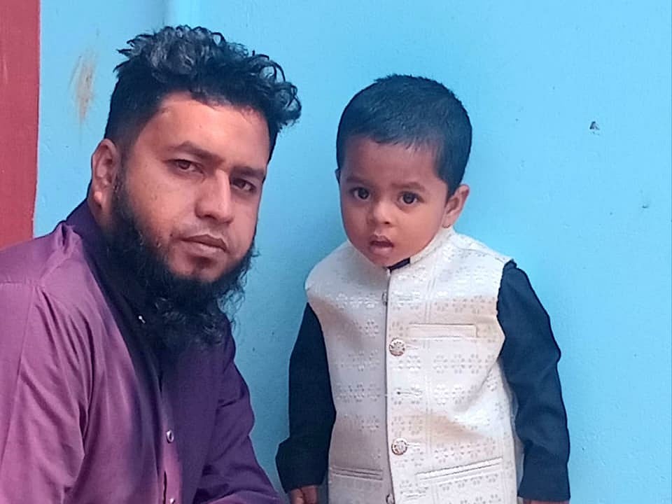 দাদির হাত ধরে বিস্কুট কিনতে যাচ্ছিল শিশু রুহান, ইজ