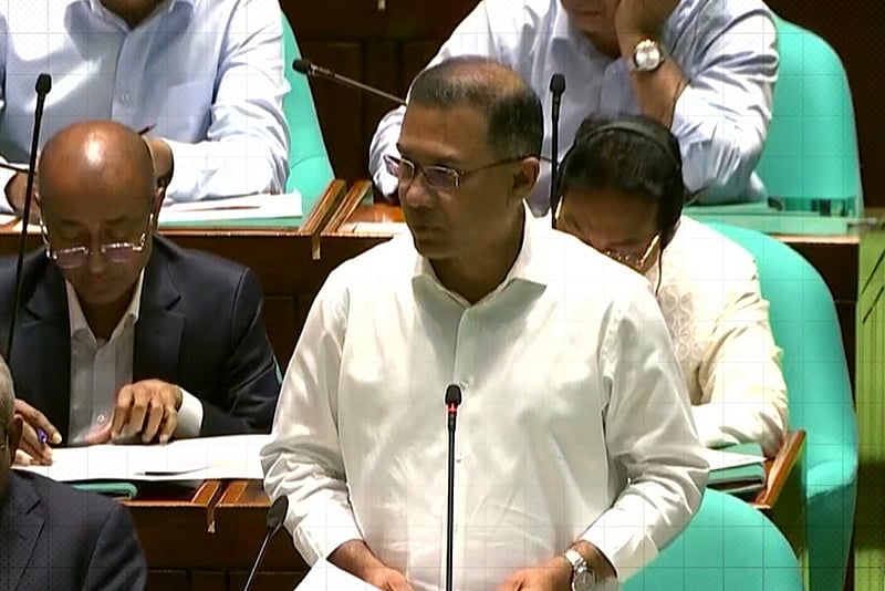 স্বৈরাচারী সরকার দুর্নীতি আর অর্থ পাচারের মাধ্যমে 