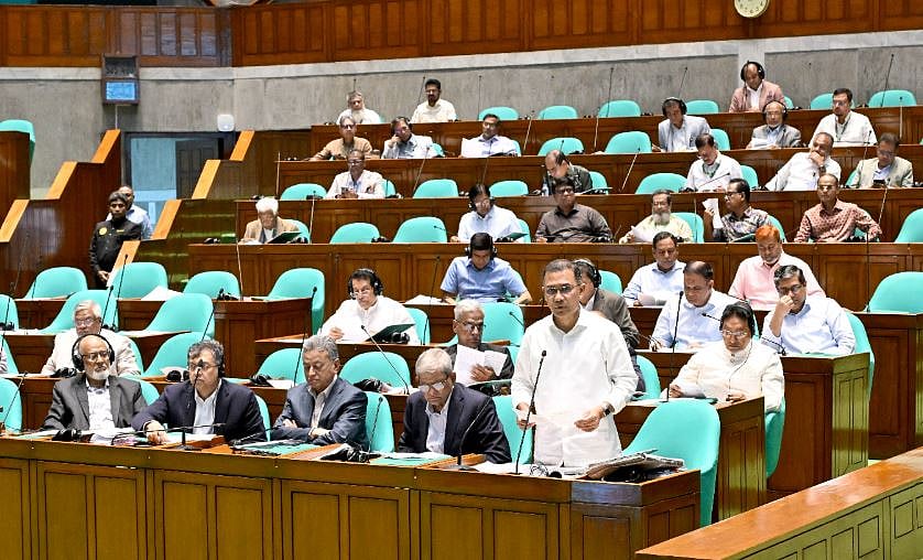 সরকার ৫ লাখ কর্মচারী নিয়োগ দেবে, জনপ্রশাসনে ২৮৭৯ জ