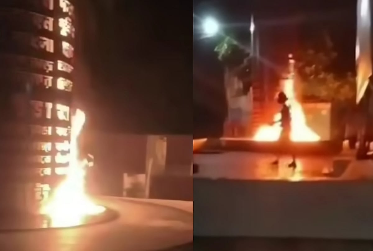 নেত্রকোনায় গভীর রাতে জুলাই শহীদ স্মৃতিস্তম্ভে দুর্