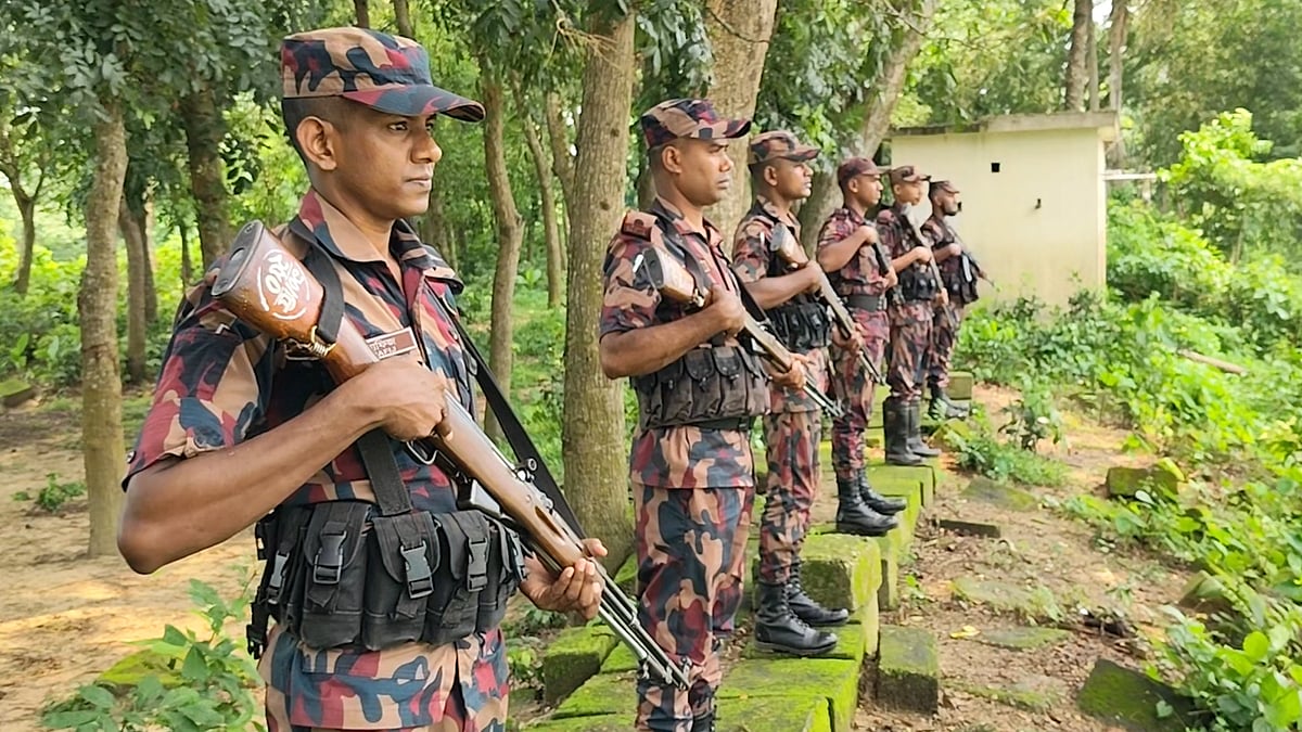 পুশ ইনের শঙ্কায় কুমিল্লা সীমান্তে বিজিবির বাড়তি সত