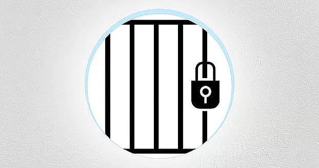 মাদ্রাসা শিক্ষক ছাত্রকে কক্ষে ডেকে হাত-পা টেপিয়ে যৌন নিপীড়নের অভিযোগে গ্রেপ্তার