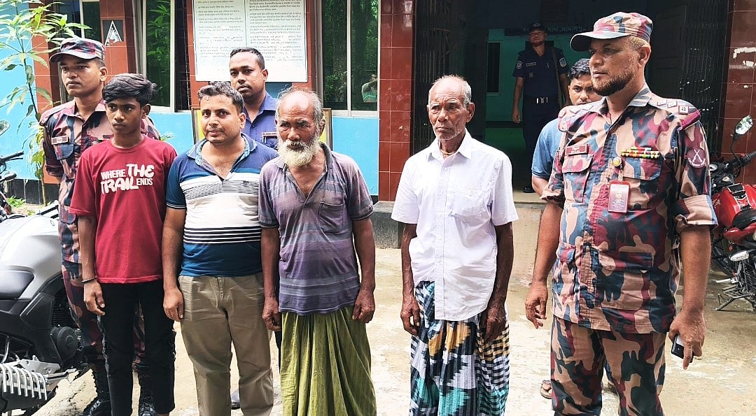 জামালপুর সীমান্তের শূন্যরেখায় অবস্থান করা ব্যক্তিকে পরিবারের