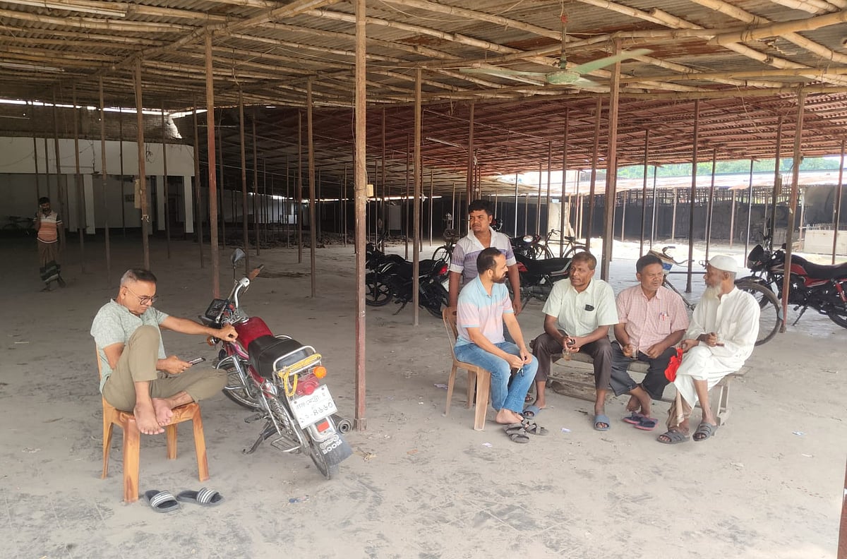 যৌক্তিক ভাড়া নির্ধারণের দাবিতে রাজশাহীতে দুদিন ধরে হিমাগার থেকে আলু বেচাকেনা বন্ধ