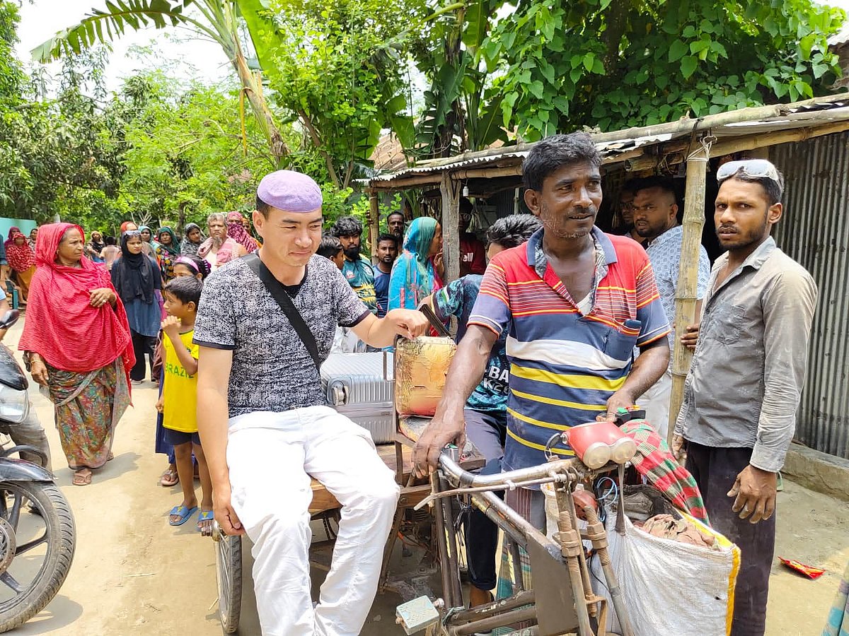 অনলাইনে পরিচয়, বিয়ে করতে এসে প্রেমিকার বয়স কম দেখে ফিরে গেলে