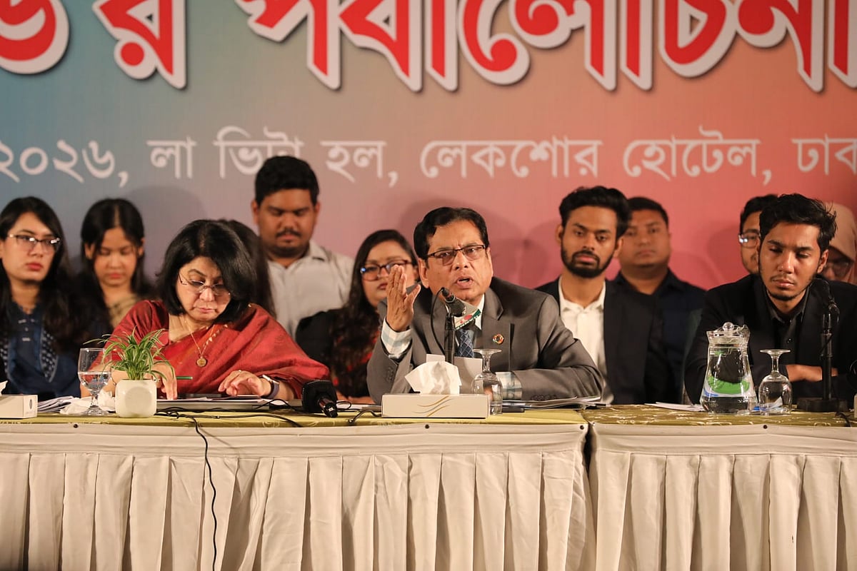 নিম্ন আয়ের মানুষের ওপর করের বোঝা বেশি: সিপিডি