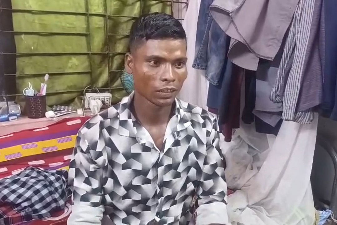 দুই মাসের শিশুকে আছাড় মেরে হত্যার অভিযোগ, বাবা আটক