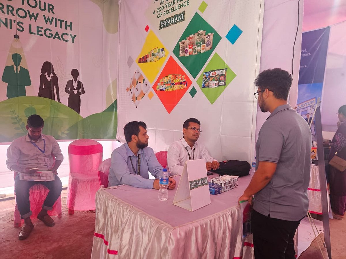 চাকরি নিয়ে চুয়েটে স্নাতকদের দোরগোড়ায় নানা প্রতিষ্ঠান