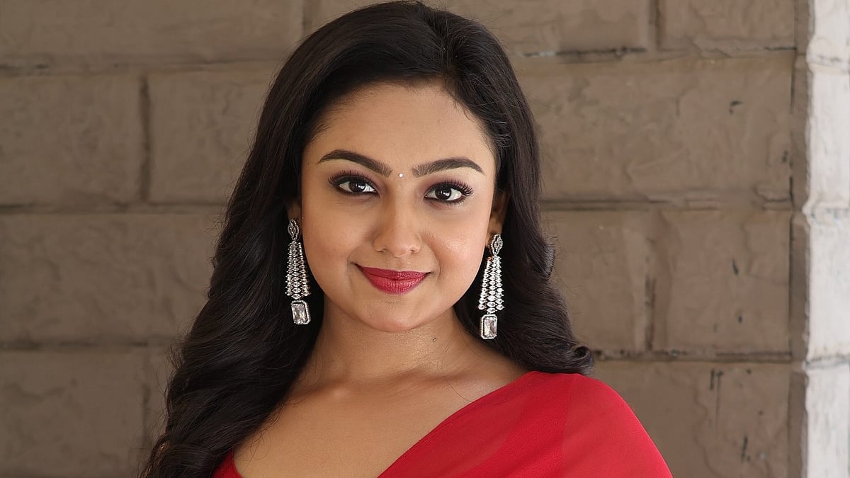 অভিনেত্রী সঞ্চিতার ঝুলন্ত মরদেহ উদ্ধার, তদন্তে পুলিশ