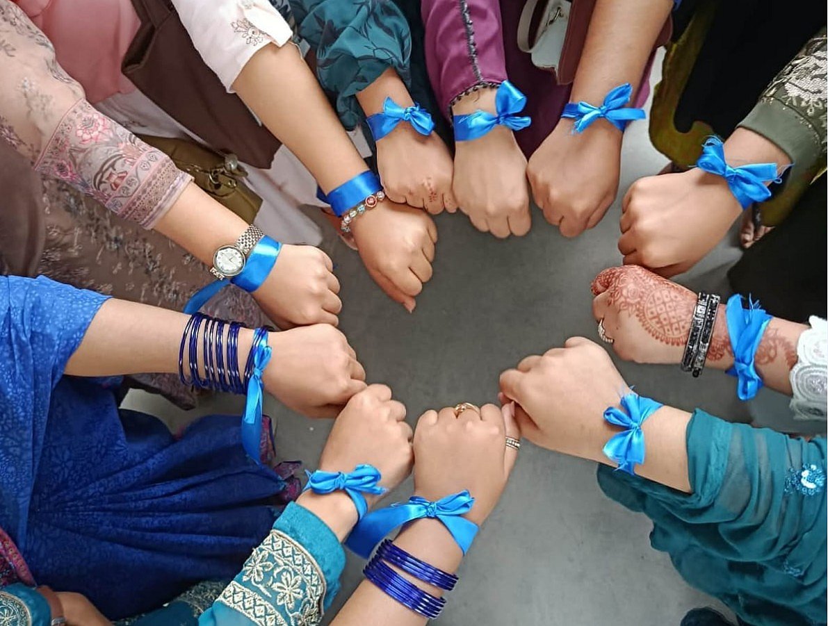 নীল ফিতায় ‘বাঁধা পড়ল’ আষাঢ়ের প্রথম দিন