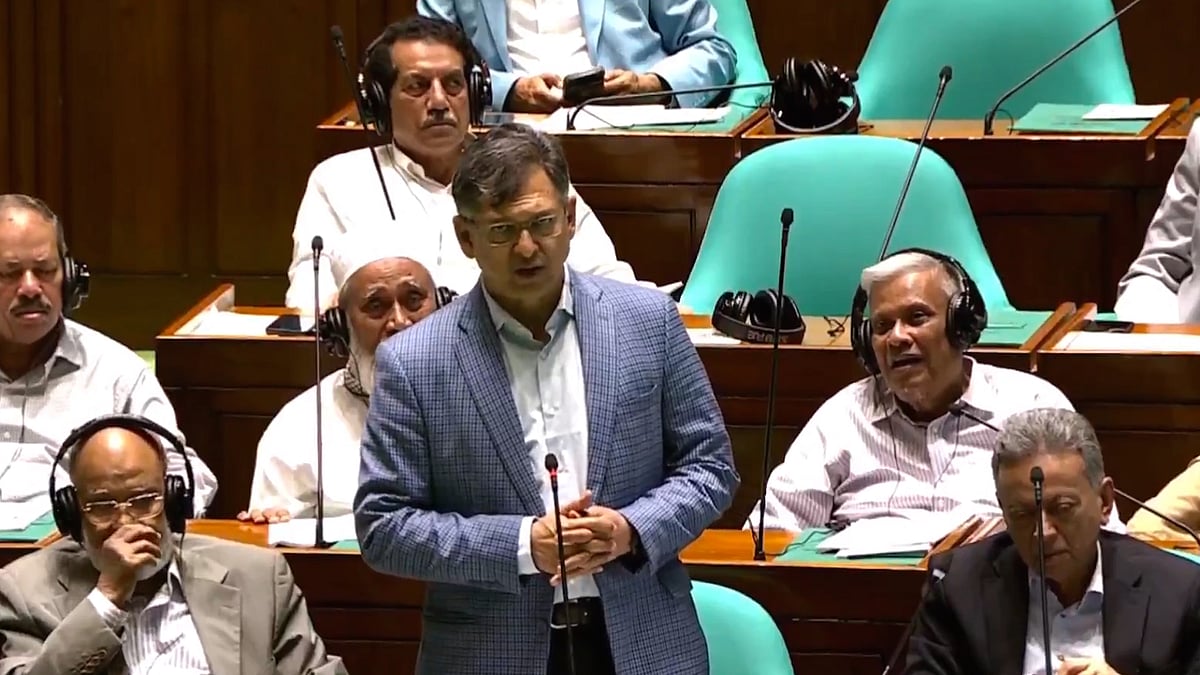 দুর্নীতি সব জায়গায় হয়, ঘুরেফিরে দোষ হয় রাজনীতিবিদদের: সংসদে স্বরাষ্ট্রমন্ত্রী